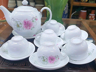 Bộ Ấm Chén In Hoa Bát Tràng 1 Ấm 6 Chén 7 Đĩa Kê Giá Thanh Lý